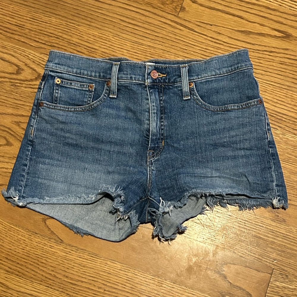 J Crew Mid-rise Indigo Denim Shorts
Item AV826‎ - Picture 9 of 16